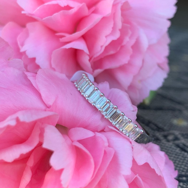 Emerald Signature Cup East West Halfway Wedding Band