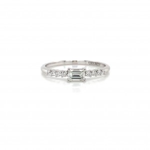 14K Solitaire East West Baguette Diamond w Round Diamond On Shank