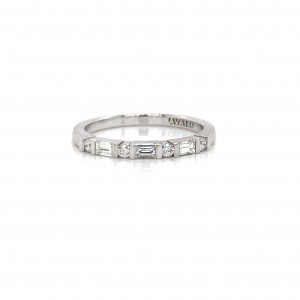 14K Solitaire East West Baguette w Alternating Round Diamond