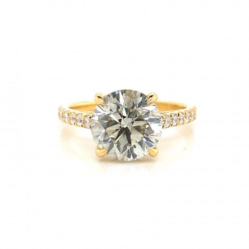 14K Yellow Gold Simple 4 Claw Prong Round Solitaire w Melee On Band